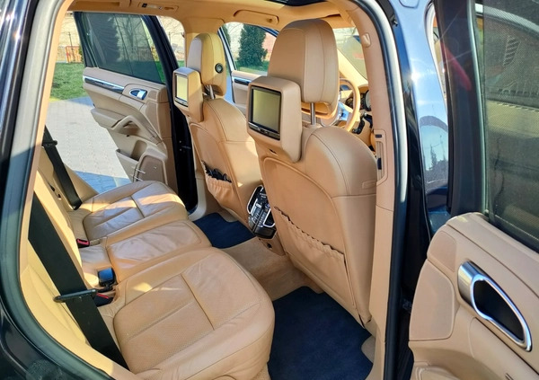 Porsche Cayenne cena 92000 przebieg: 152000, rok produkcji 2011 z Rakoniewice małe 301